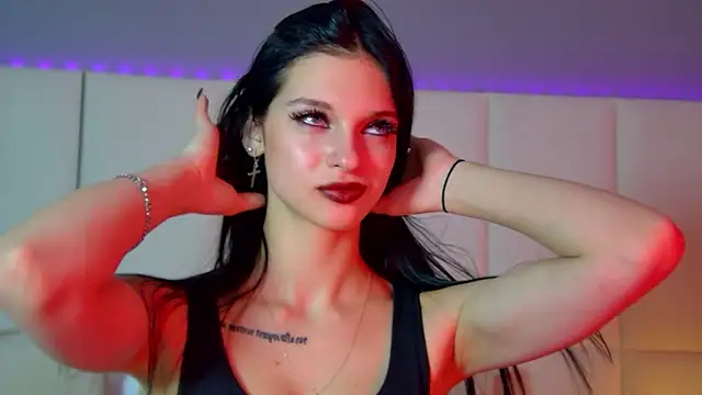 Snapshot of BeverlyMost chatting on 02-19-25, 04:44 BeverlyMost online show from 02-19-25, 04:44