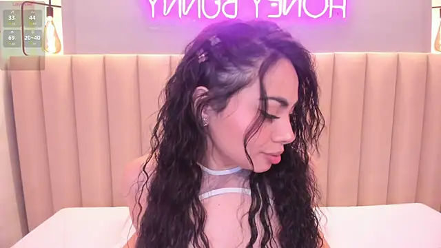 Snapshot of Naomymonroe_ chatting on 11-25-25, 09:48 Naomymonroe online show from 11-25-25, 09:48