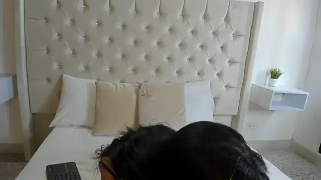 Snapshot of bella_bloomg chatting on 03-09-25, 03:16 bella bloomg online show from 03-09-25, 03:16