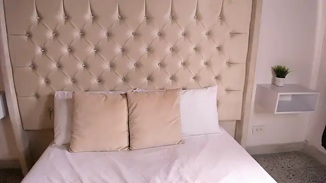 Snapshot of bella_bloomg chatting on 03-21-25, 07:13 bella bloomg online show from 03-21-25, 07:13