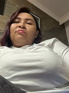 Snapshot of KarlaWild chatting on 02-08-25, 05:40 KarlaWild online show from 02-08-25, 05:40