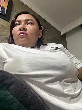 Snapshot of KarlaWild chatting on 02-09-25, 01:00 KarlaWild online show from 02-09-25, 01:00