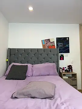 Snapshot of KarlaWild chatting on 11-11-25, 10:32 KarlaWild online show from 11-11-25, 10:32