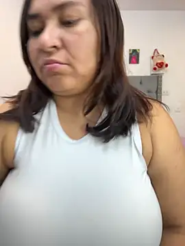 Snapshot of KarlaWild chatting on 12-04-25, 01:59 KarlaWild online show from 12-04-25, 01:59