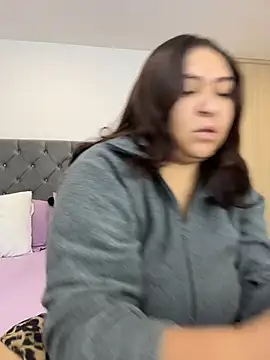 Snapshot of KarlaWild chatting on 12-15-25, 12:20 KarlaWild online show from 12-15-25, 12:20