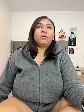 Snapshot of KarlaWild chatting on 12-16-25, 10:42 KarlaWild online show from 12-16-25, 10:42