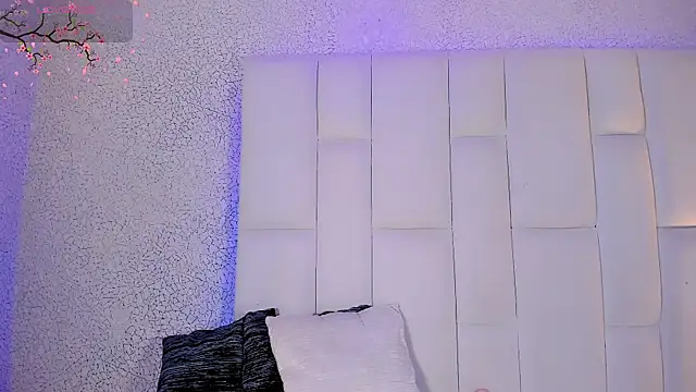 Snapshot of Angeles_Busst chatting on 11-02-25, 01:13 Angeles Busst online show from 11-02-25, 01:13