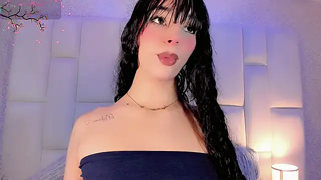 Snapshot of Angeles_Busst chatting on 12-14-25, 08:35 Angeles Busst online show from 12-14-25, 08:35