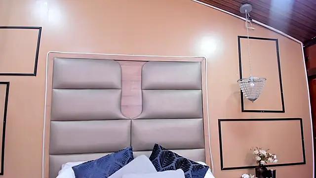 CAYLINCOLLINS online show from 10-23-25, 03:39