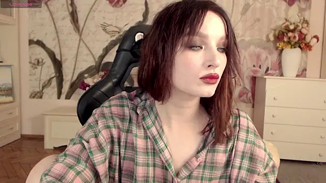 Snapshot of BritneyBarker chatting on 11-18-25, 07:29 BritneyBarker online show from 11-18-25, 07:29