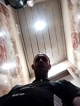 MaxDevilWhite online show from 04-28-26, 03:11