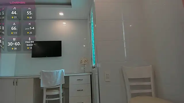 Yuki miiii online show from 11-22-25, 12:09