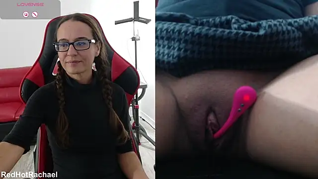 Snapshot of RedHotRachael chatting on 09-23-25, 06:44 RedHotRachael online show from 09-23-25, 06:44