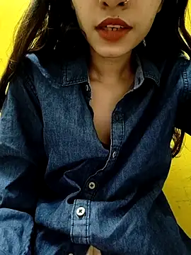 Snapshot of cute_IndianBabe chatting on 03-16-25, 01:59 cute IndianBabe online show from 03-16-25, 01:59