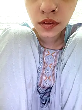 Snapshot of cute_IndianBabe chatting on 03-23-25, 06:05 cute IndianBabe online show from 03-23-25, 06:05