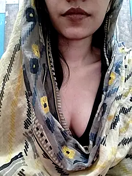 Snapshot of cute_IndianBabe chatting on 10-10-25, 02:05 cute IndianBabe online show from 10-10-25, 02:05