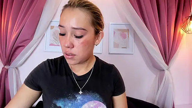 Lannajansen online show from 05-14-26, 01:40