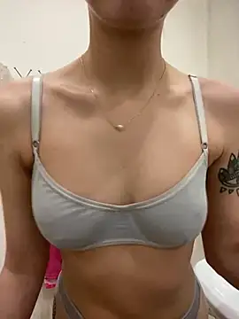 White Lu online show from 02-03-25, 01:19