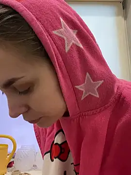 White Lu online show from 02-07-25, 01:47