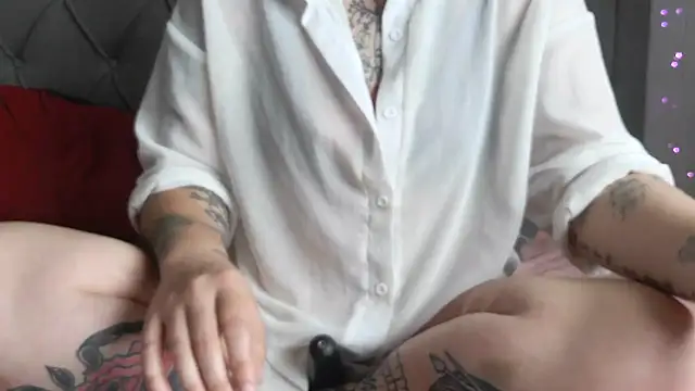 bunnyfox420 online show from 04-23-26, 04:20