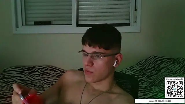 vitorsafado19 online show from 10-26-25, 03:01