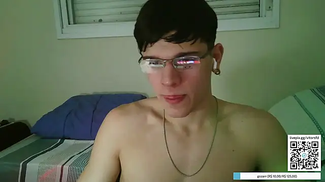 Snapshot of vitorsafado19 chatting on 04-14-26, 01:11 vitorsafado19 online show from 04-14-26, 01:11
