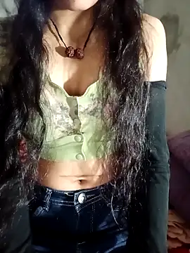 Snapshot of Khushi-Star chatting on 11-14-25, 04:33 Khushi-Star online show from 11-14-25, 04:33