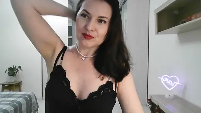 Victoria Glam online show from 01-26-25, 05:02