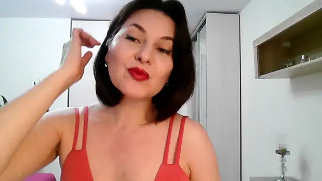 Victoria Glam online show from 03-08-26, 05:50