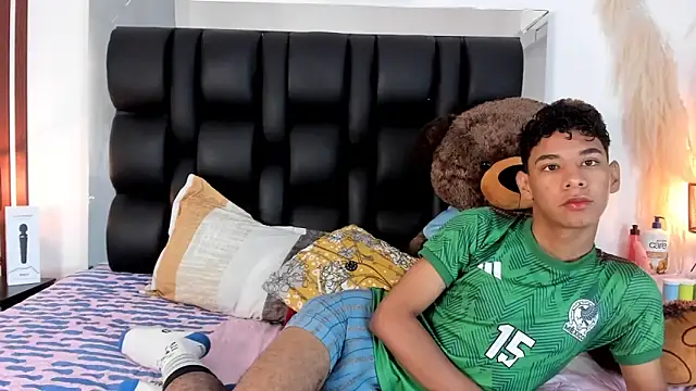 Snapshot of Amberr1 chatting on 02-05-25, 12:17 Amberr1 online show from 02-05-25, 12:17