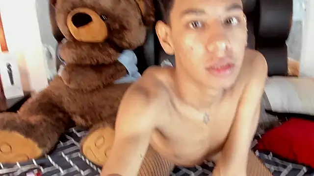 Snapshot of Amberr1 chatting on 02-08-25, 03:21 Amberr1 online show from 02-08-25, 03:21