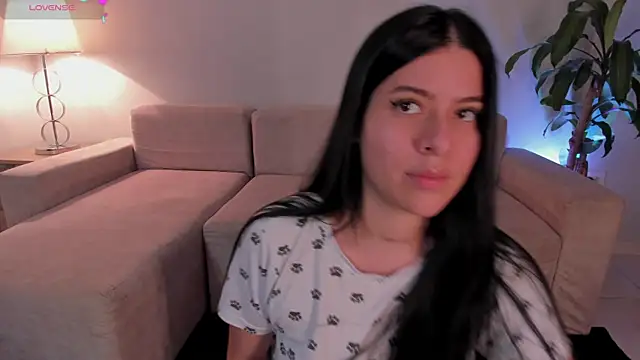 Hannah Jonhson online show from 04-25-26, 04:26