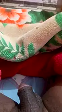 Snapshot of mhmia chatting on 02-05-25, 01:04 mhmia online show from 02-05-25, 01:04