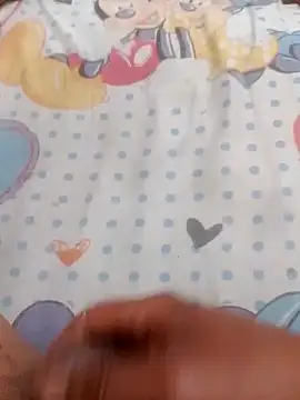 Snapshot of mhmia chatting on 12-15-25, 06:23 mhmia online show from 12-15-25, 06:23