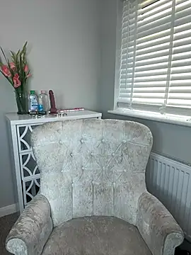 MakemeMillie1 online show from 09-24-25, 06:28