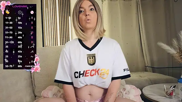 SarahAnnXXX online show from 06-12-26, 08:41