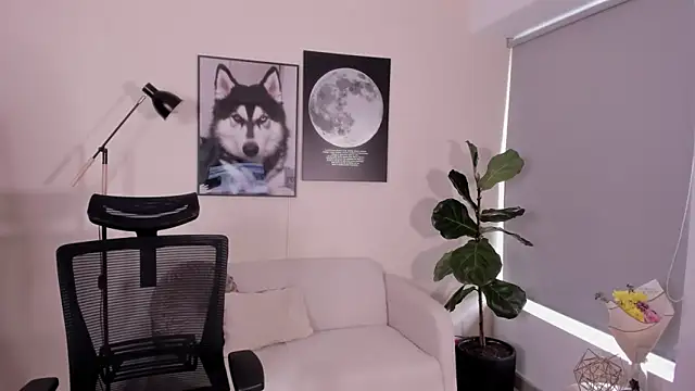 LairaScott online show from 11-29-25, 09:40