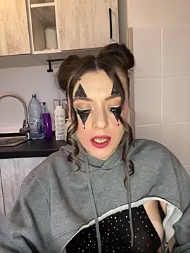 Snapshot of bunnythetailor chatting on 02-01-25, 05:39 bunnythetailor online show from 02-01-25, 05:39