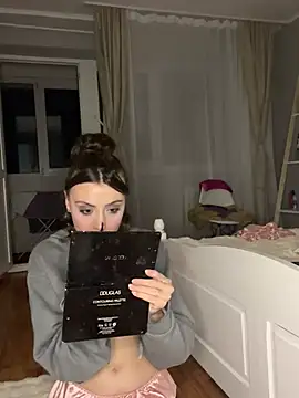 Snapshot of bunnythetailor chatting on 02-05-25, 04:25 bunnythetailor online show from 02-05-25, 04:25