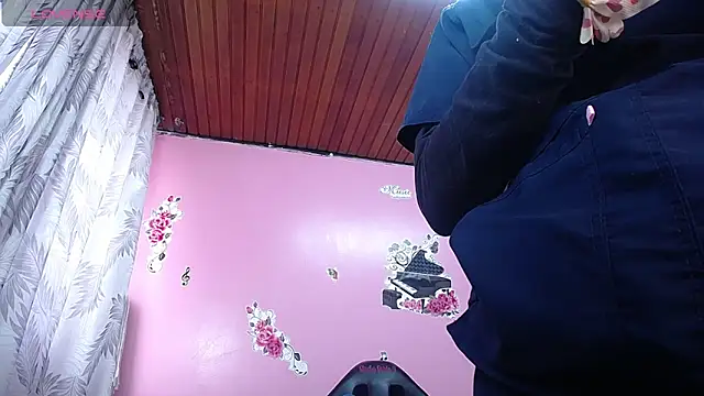 Snapshot of Sofii_cutee chatting on 02-21-25, 12:28 Sofii cutee online show from 02-21-25, 12:28