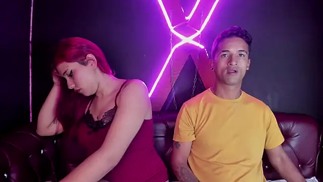 Snapshot of Nikki_and_Mayk chatting on 11-26-25, 02:56 Nikki and Mayk online show from 11-26-25, 02:56