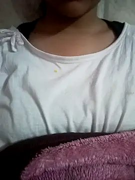 Snapshot of Tanu-00 chatting on 01-27-25, 08:39 Tanu-00 online show from 01-27-25, 08:39