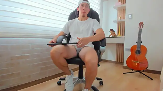 Tombarden online show from 11-26-25, 07:04