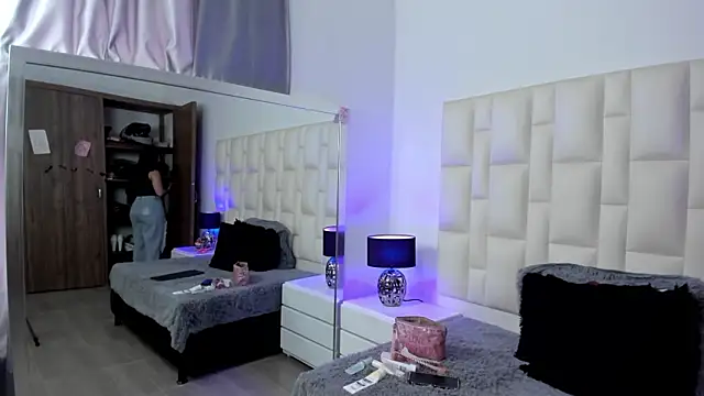 Ariana rouse online show from 02-21-26, 04:08