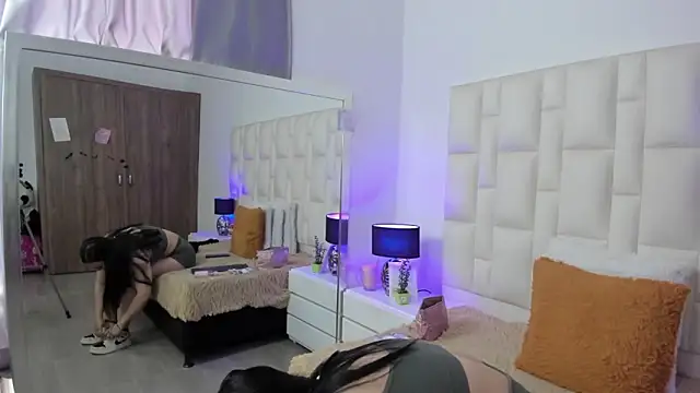 Ariana rouse online show from 03-13-26, 04:13