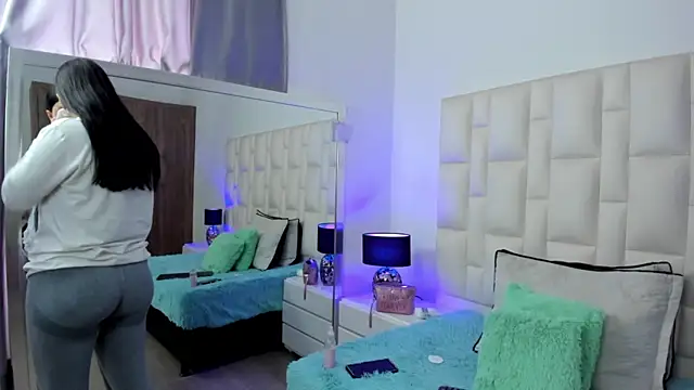 Ariana rouse online show from 04-23-26, 04:09