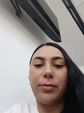 Snapshot of Ariana_rouse chatting on 07-28-26, 03:32 Ariana rouse online show from 07-28-26, 03:32