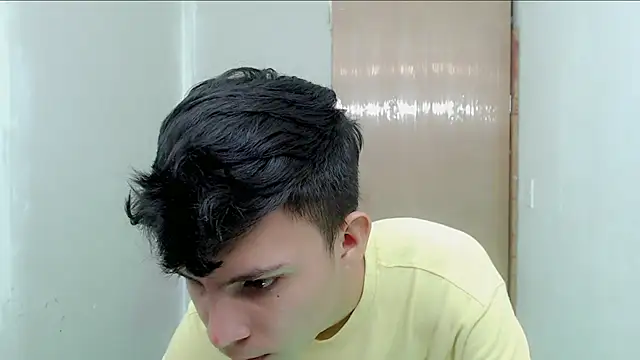 Snapshot of Alexxx_lov chatting on 01-24-25, 07:07 Alexxx lov online show from 01-24-25, 07:07