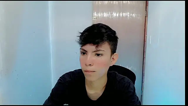 Snapshot of Alexxx_lov chatting on 01-28-25, 12:54 Alexxx lov online show from 01-28-25, 12:54