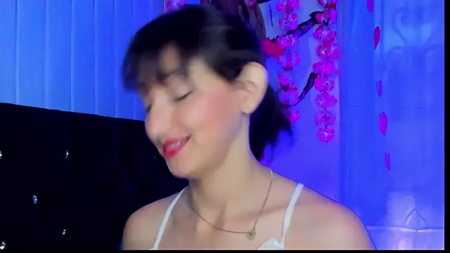 Snapshot of vicky__skinny_1 chatting on 02-18-25, 03:10 vicky  skinny 1 online show from 02-18-25, 03:10